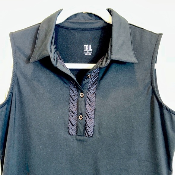 TAIL Black Athletic or Athleisure Sleeveless Top with dDesign by Buttons sz.S - Picture 2 of 7